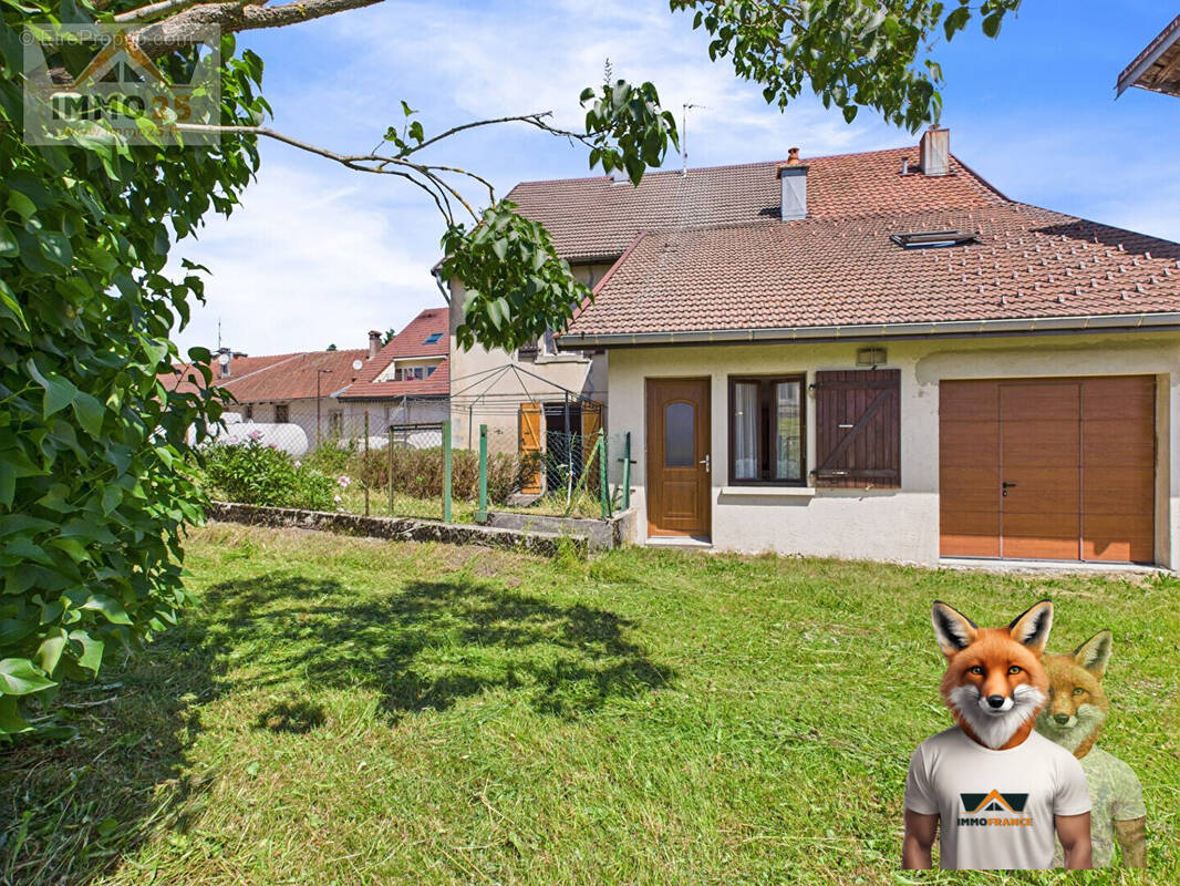 Maison à VAUX-ET-CHANTEGRUE