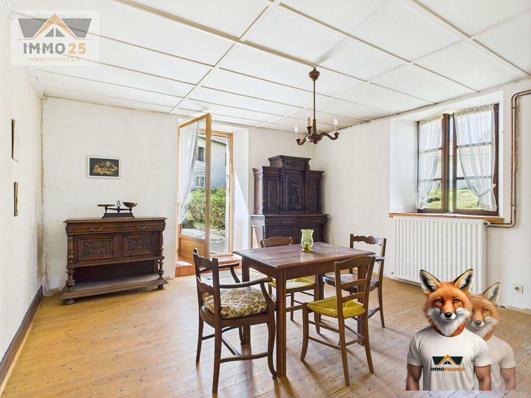 Maison à VAUX-ET-CHANTEGRUE