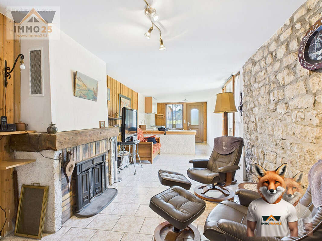 Maison à VAUX-ET-CHANTEGRUE