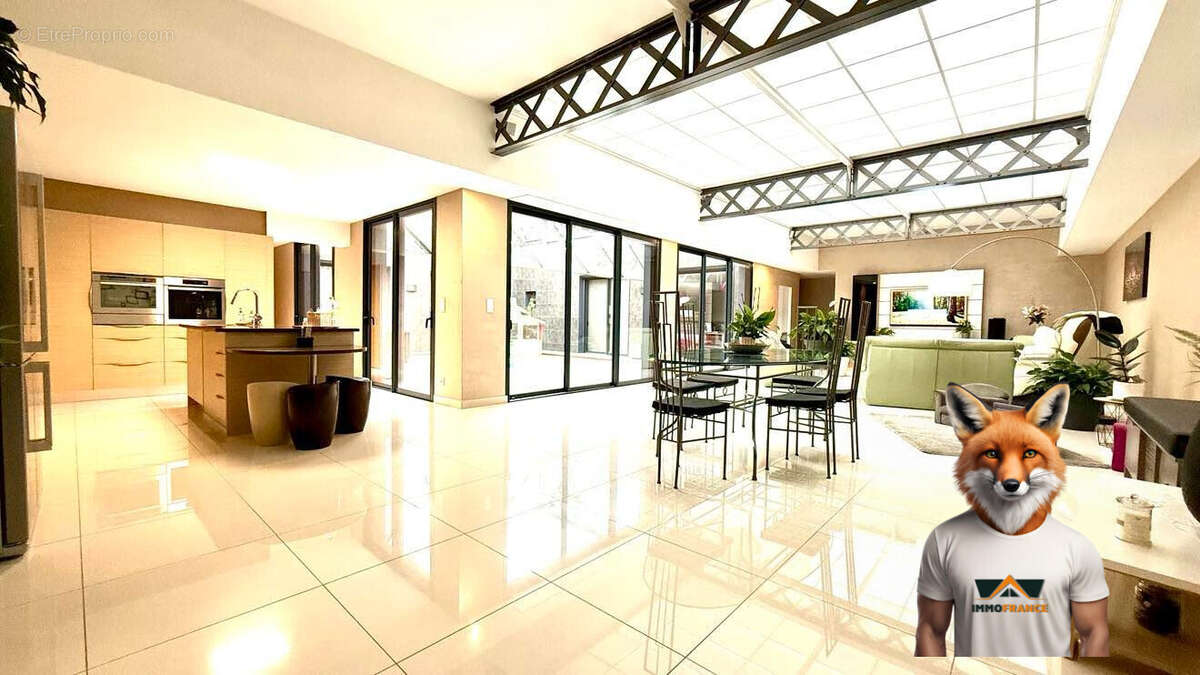 Maison à SAINTE-SAVINE