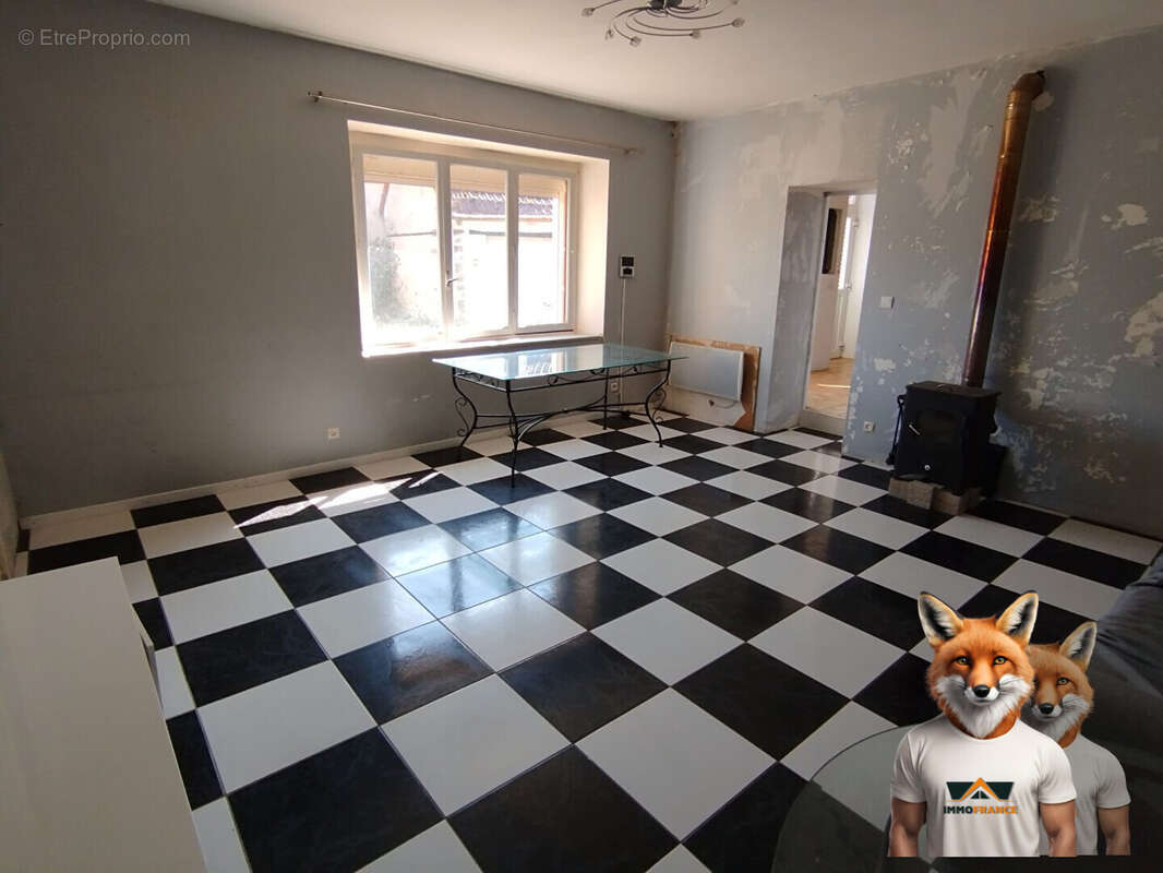 Maison à FONTAINE-MACON