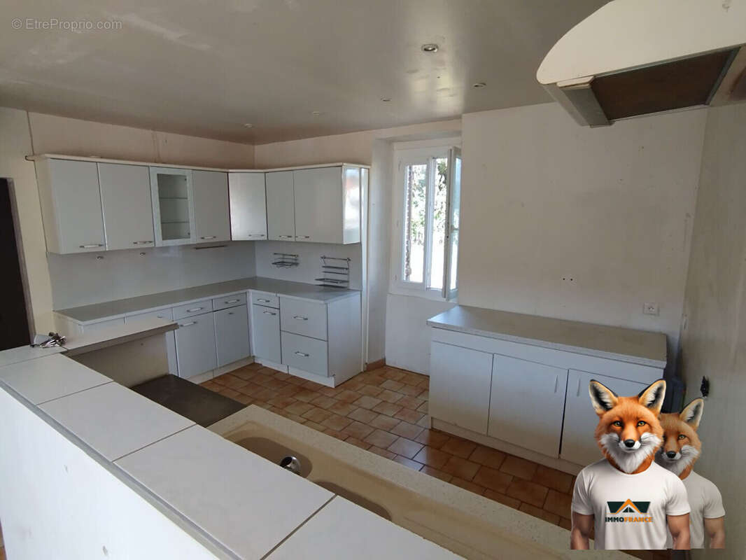 Maison à FONTAINE-MACON