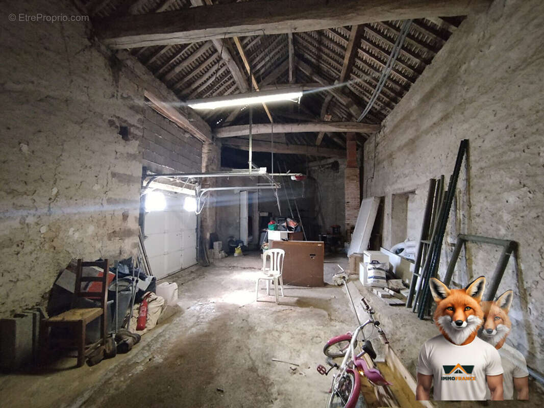 Maison à FONTAINE-MACON