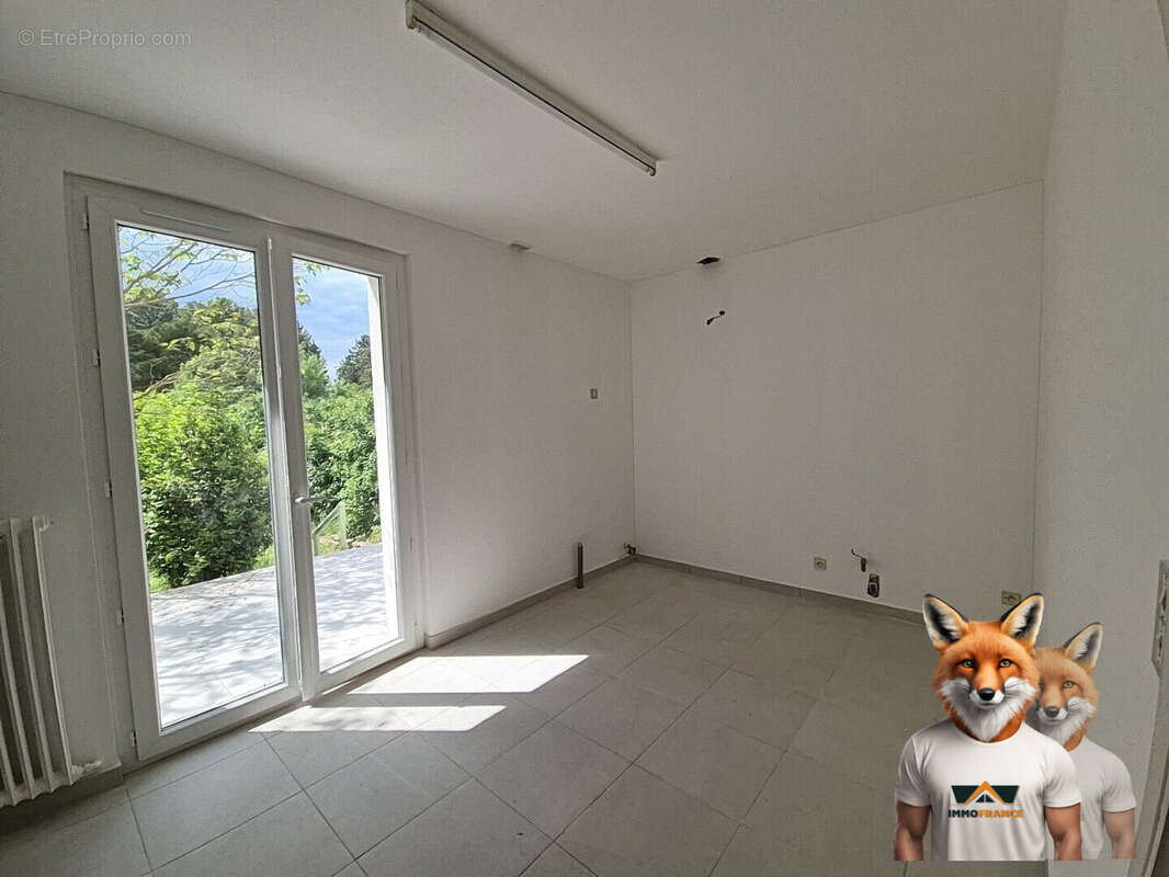 Cuisine - Maison à SAINT-HILAIRE-DE-BRETHMAS