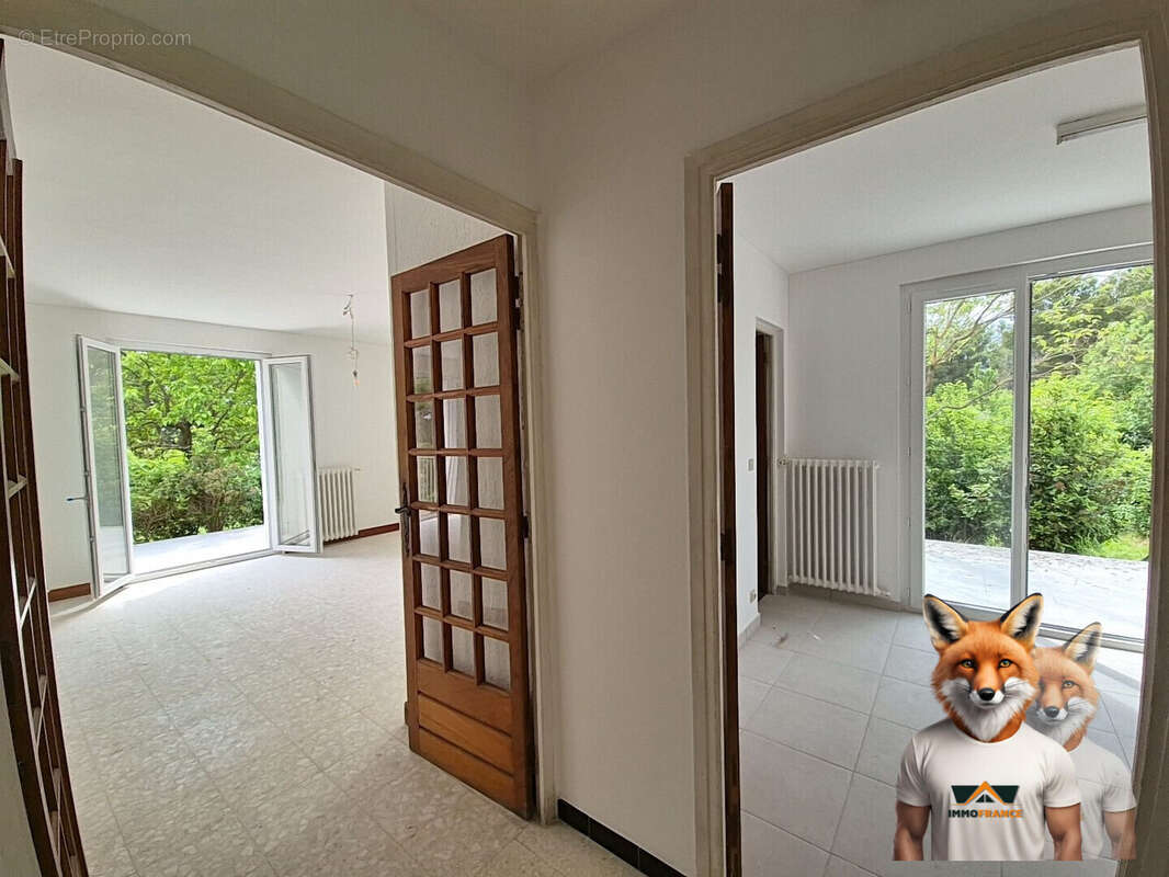 Maison à SAINT-HILAIRE-DE-BRETHMAS