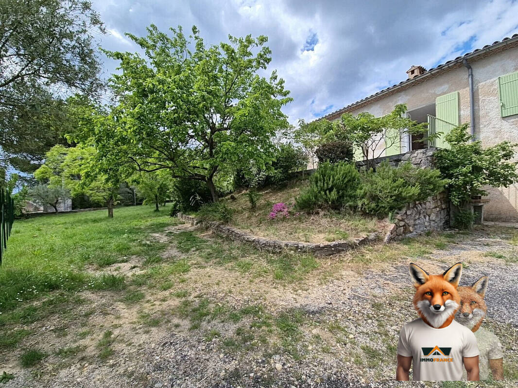 Maison à SAINT-HILAIRE-DE-BRETHMAS