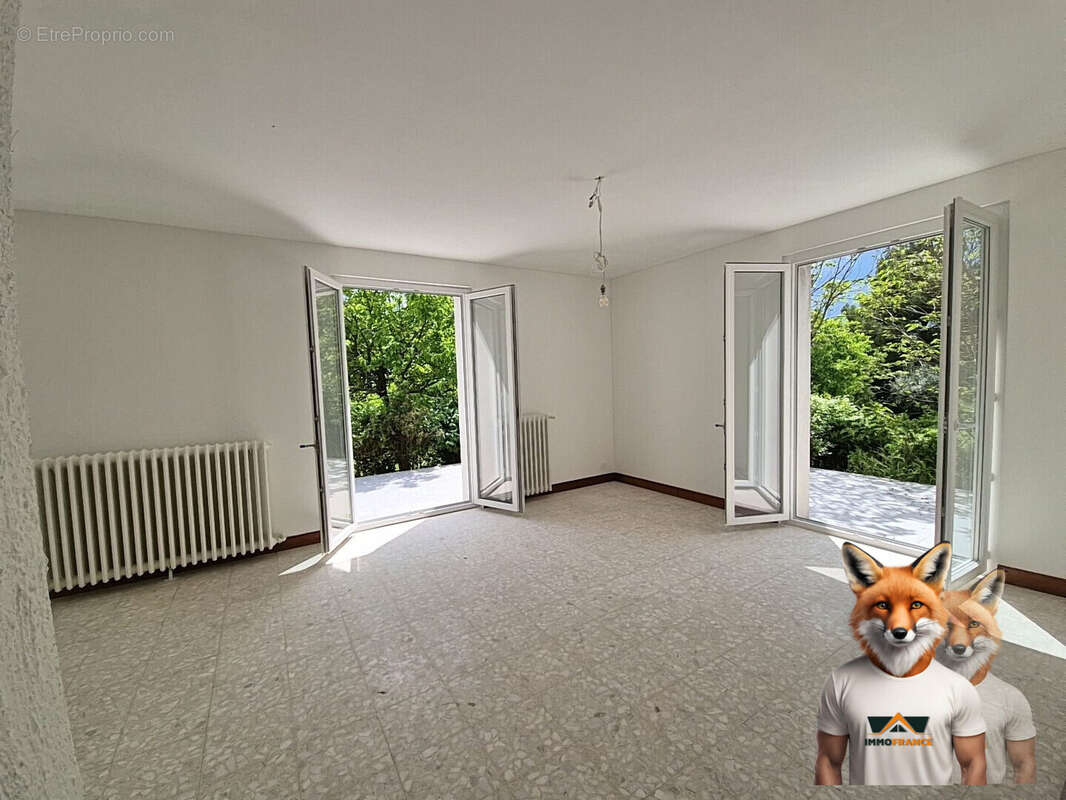 Maison à SAINT-HILAIRE-DE-BRETHMAS