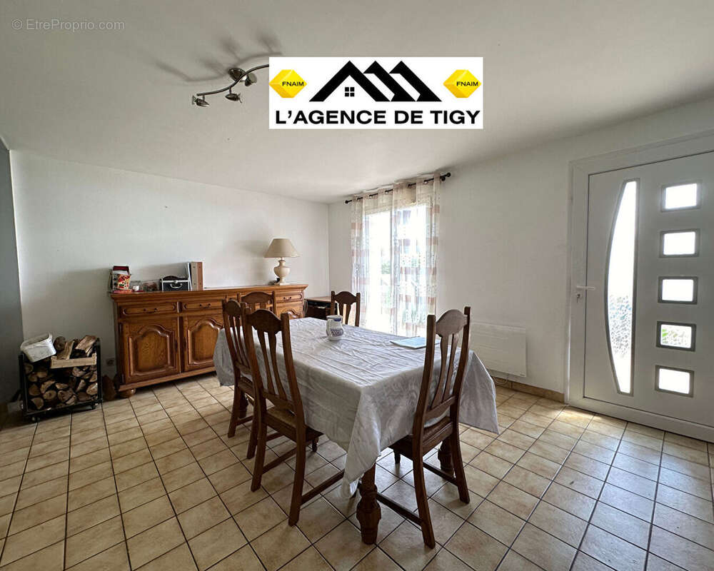 Maison à NEUVY-EN-SULLIAS