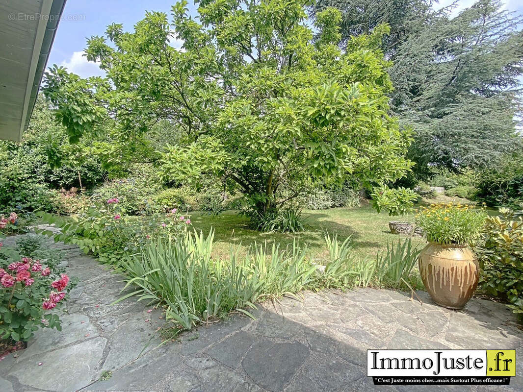 Maison à LES ESSARTS-LE-ROI