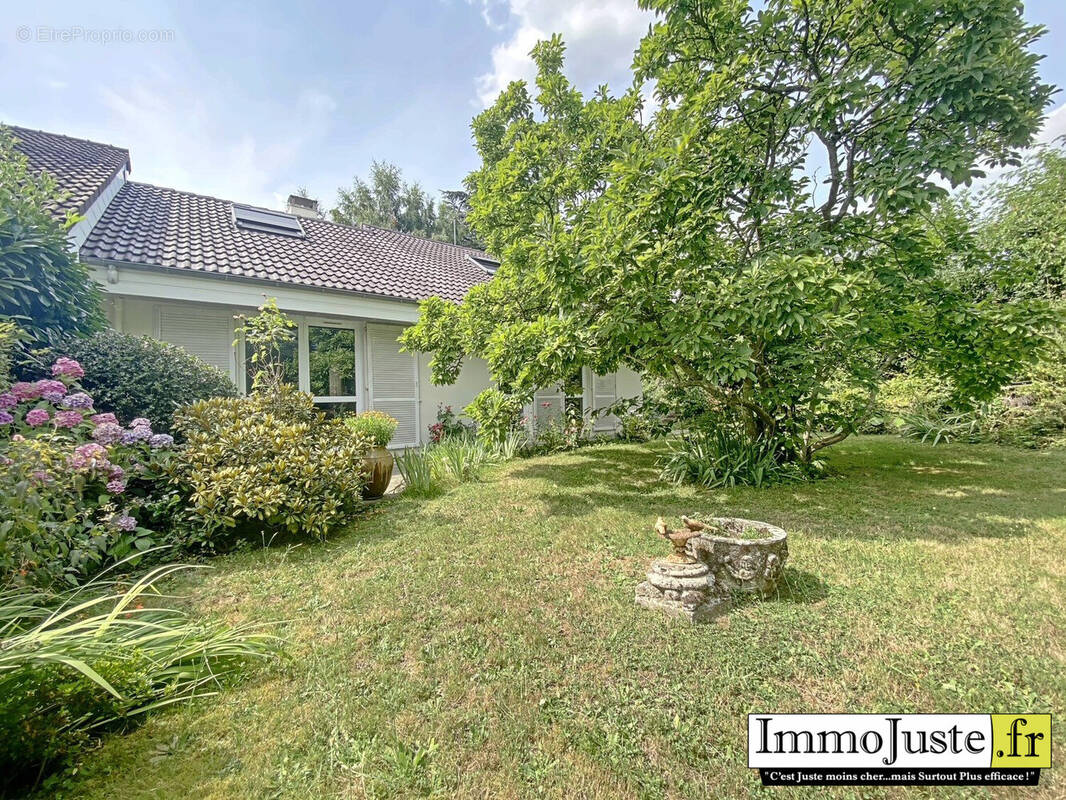 Maison à LES ESSARTS-LE-ROI