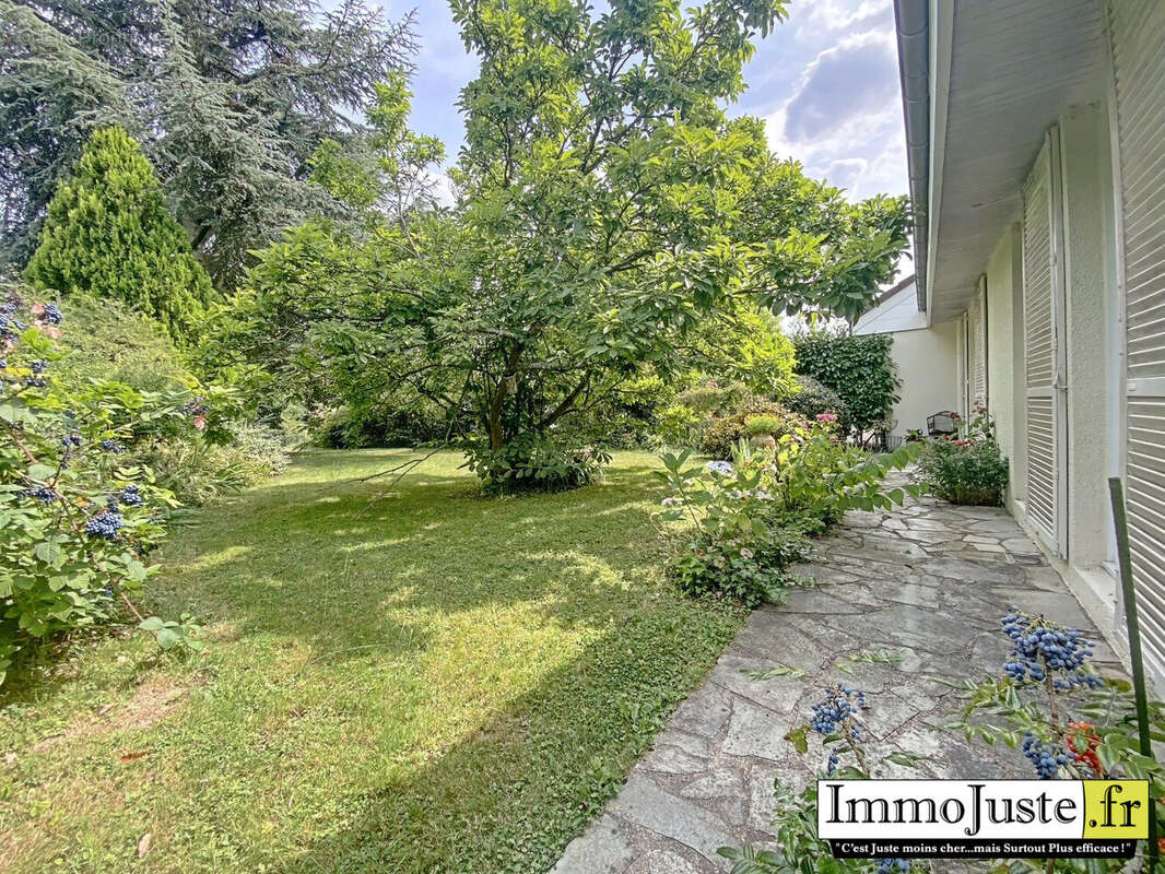 Maison à LES ESSARTS-LE-ROI