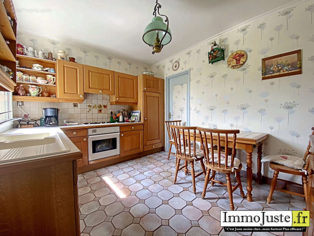 Maison à LES ESSARTS-LE-ROI