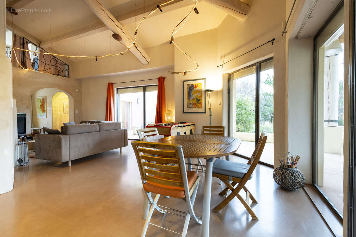 Maison à VAISON-LA-ROMAINE