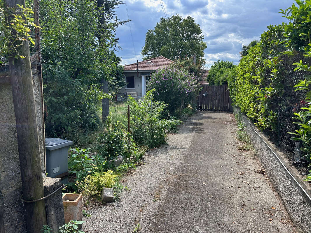 Maison à VAULX-EN-VELIN