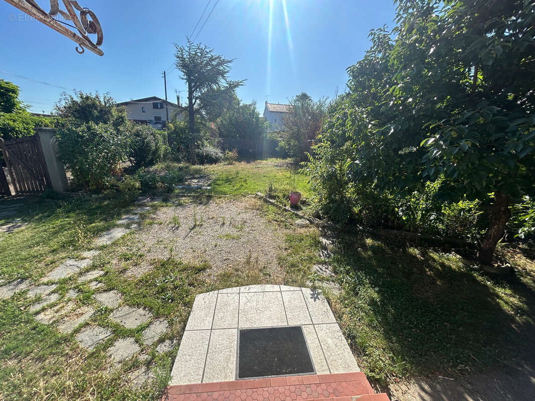 Maison à VAULX-EN-VELIN