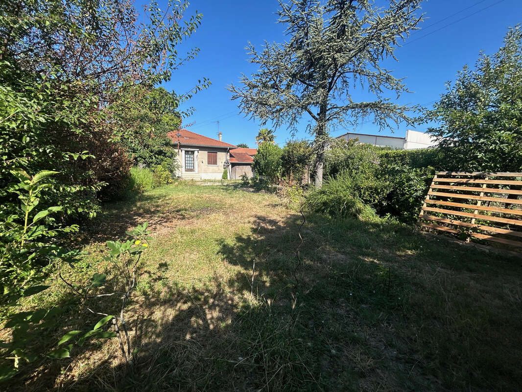 Maison à VAULX-EN-VELIN