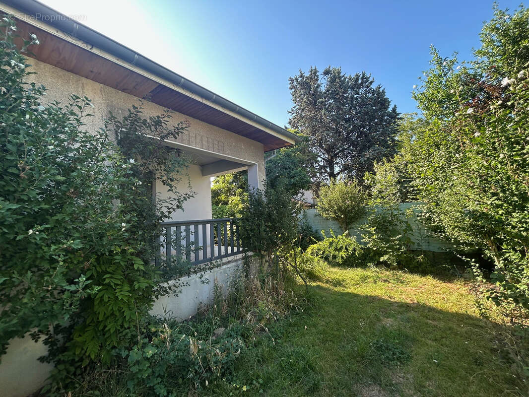 Maison à VAULX-EN-VELIN