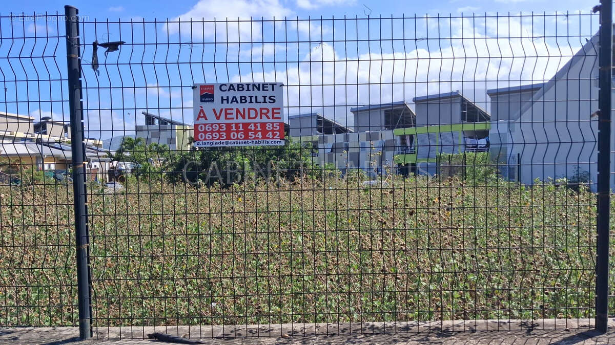 Terrain à SAINT-LOUIS