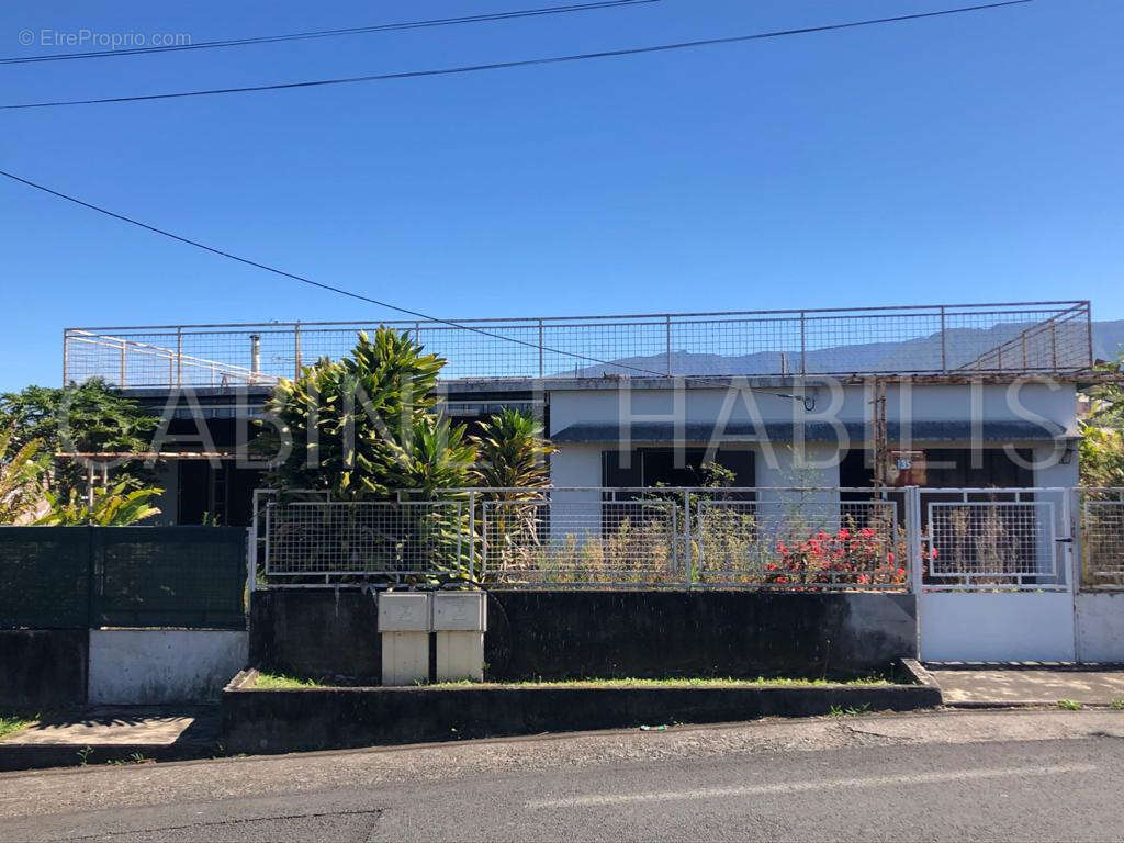 Terrain à LE TAMPON