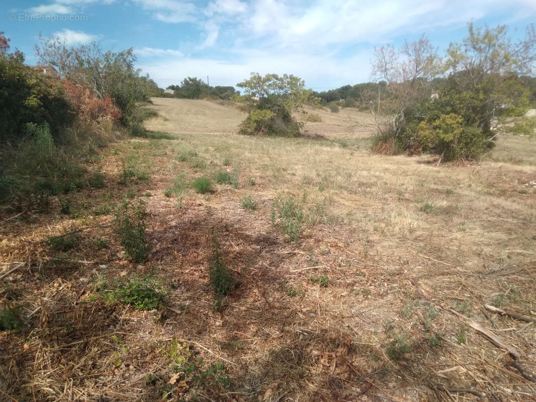 Terrain à ROUSSON
