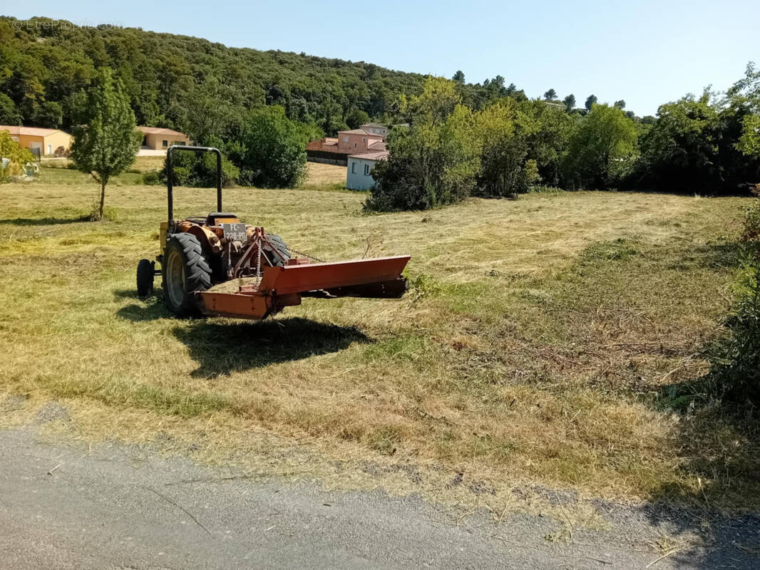 Terrain à ROUSSON