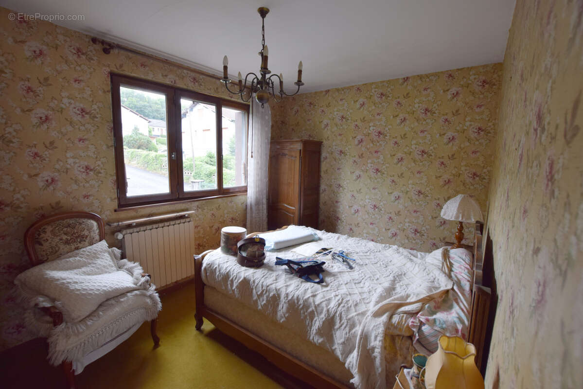 Maison à VIEUX-CHARMONT