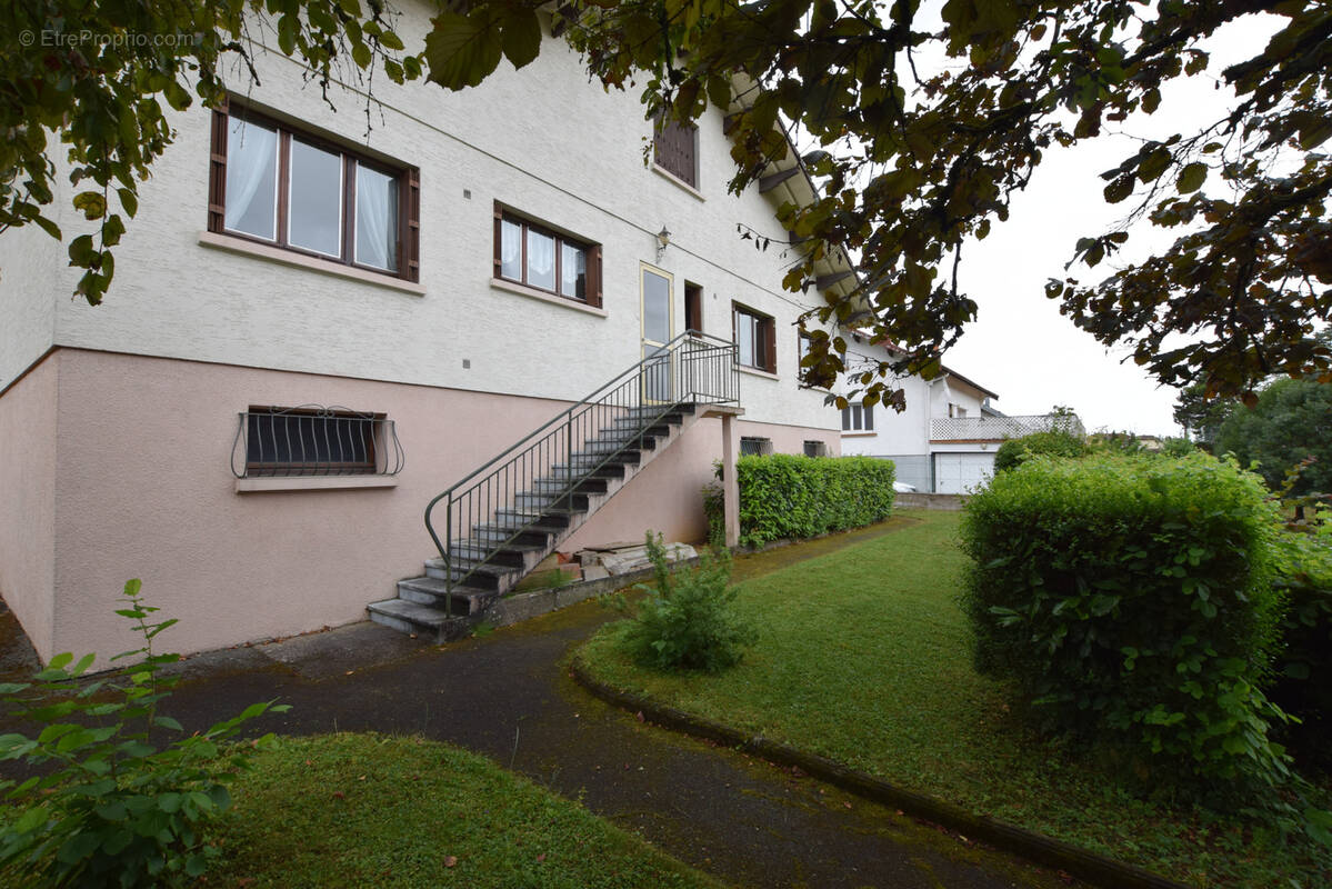 Maison à VIEUX-CHARMONT