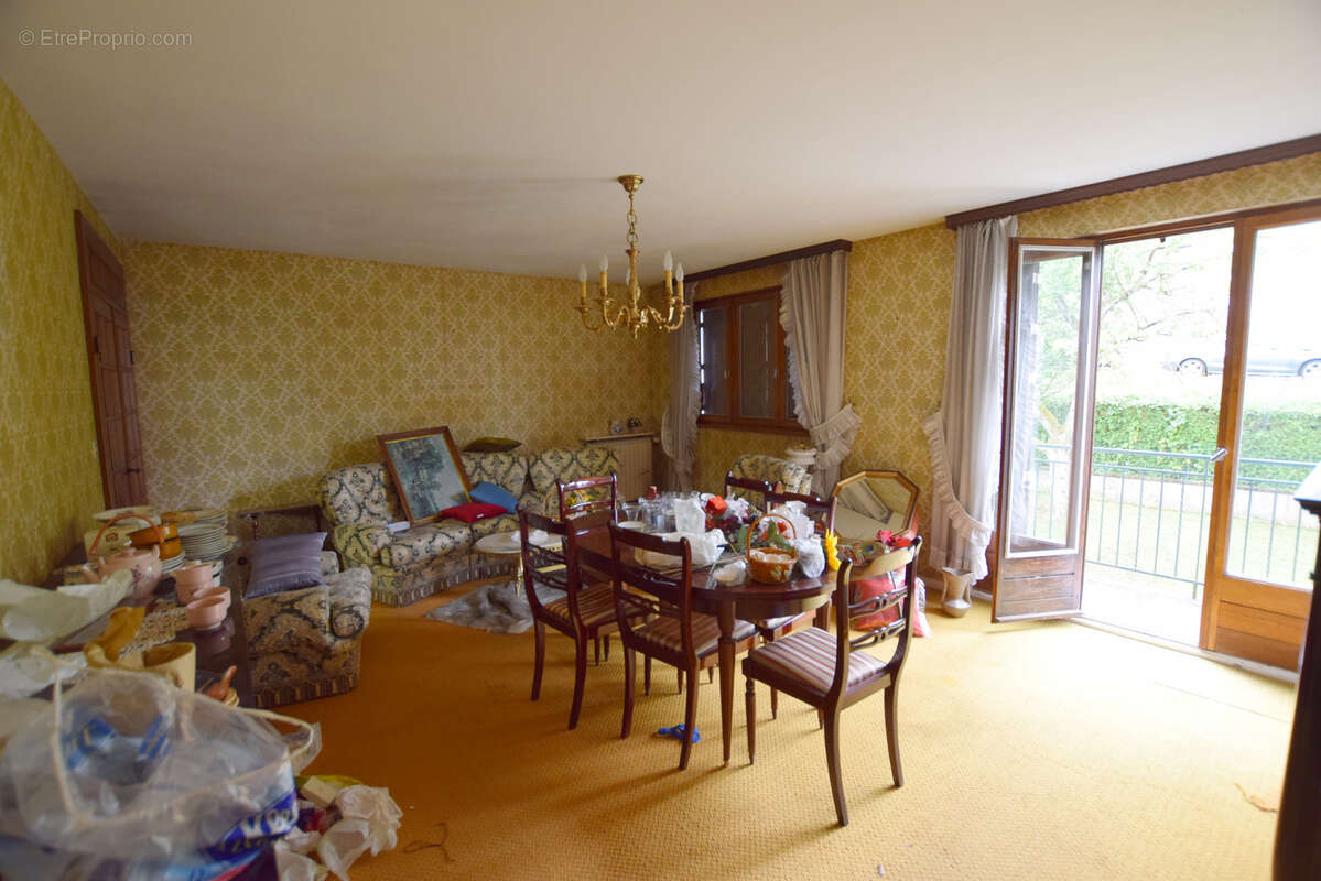 Maison à VIEUX-CHARMONT