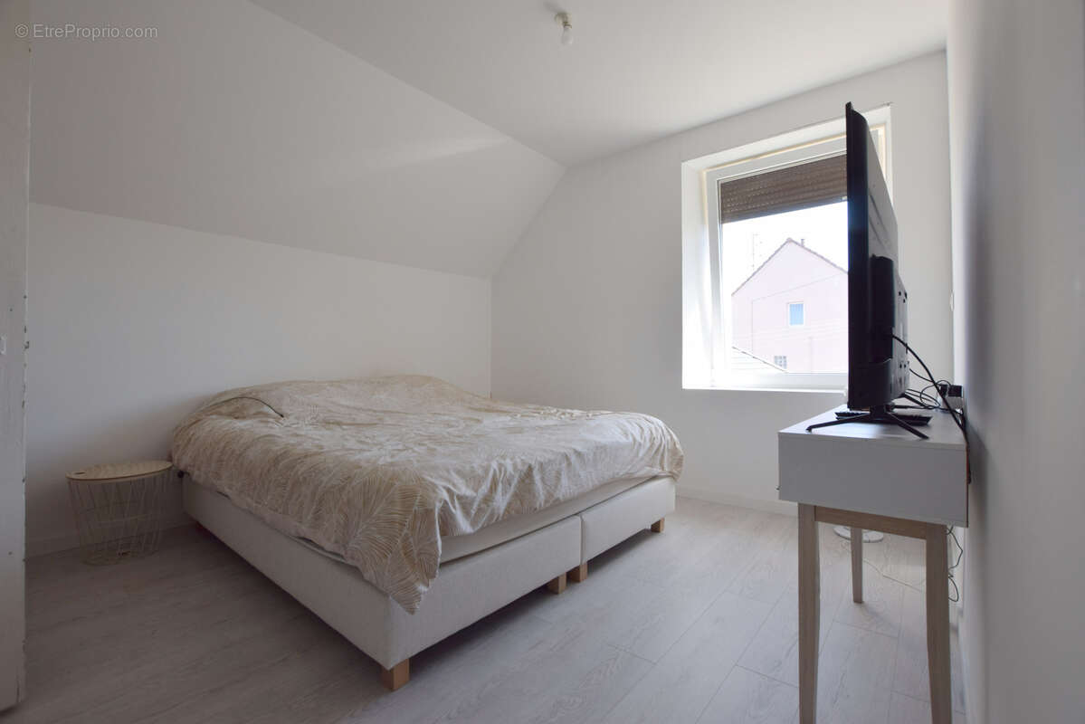 Maison à VIEUX-CHARMONT