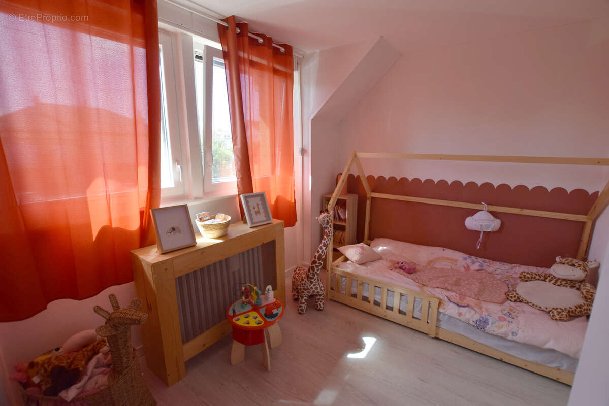 Maison à VIEUX-CHARMONT