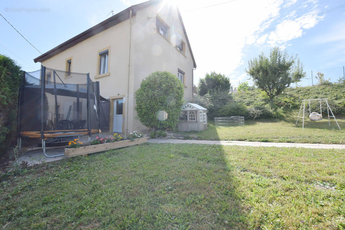 Maison à VIEUX-CHARMONT