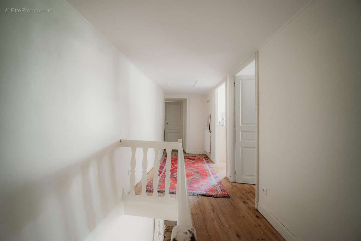 Appartement à VIC-LE-COMTE