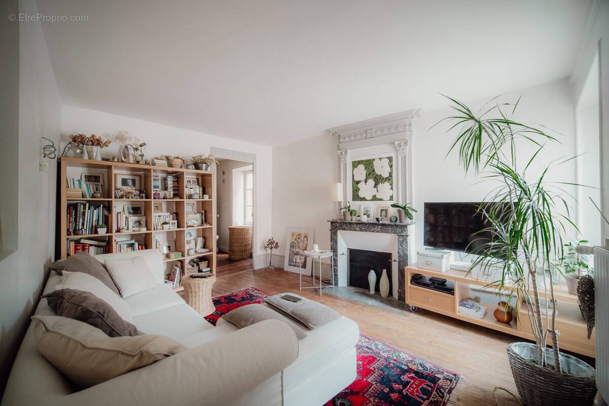 Appartement à VIC-LE-COMTE