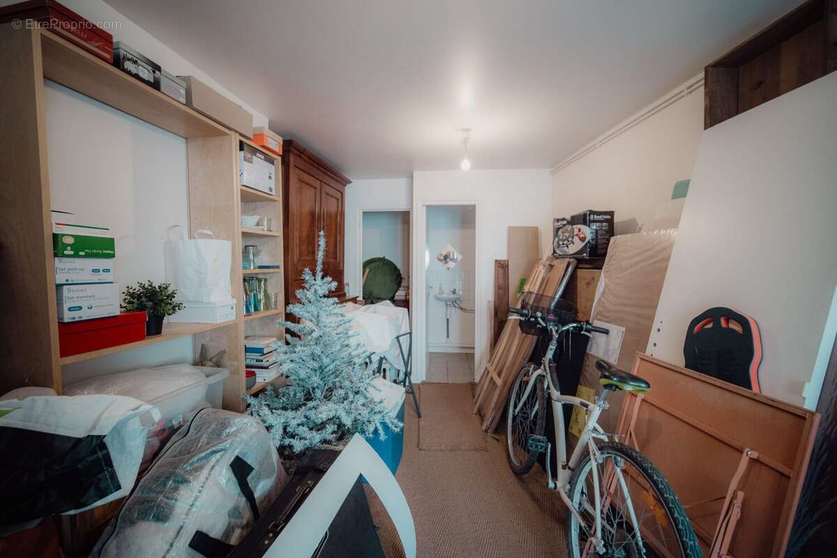 Commerce à VIC-LE-COMTE