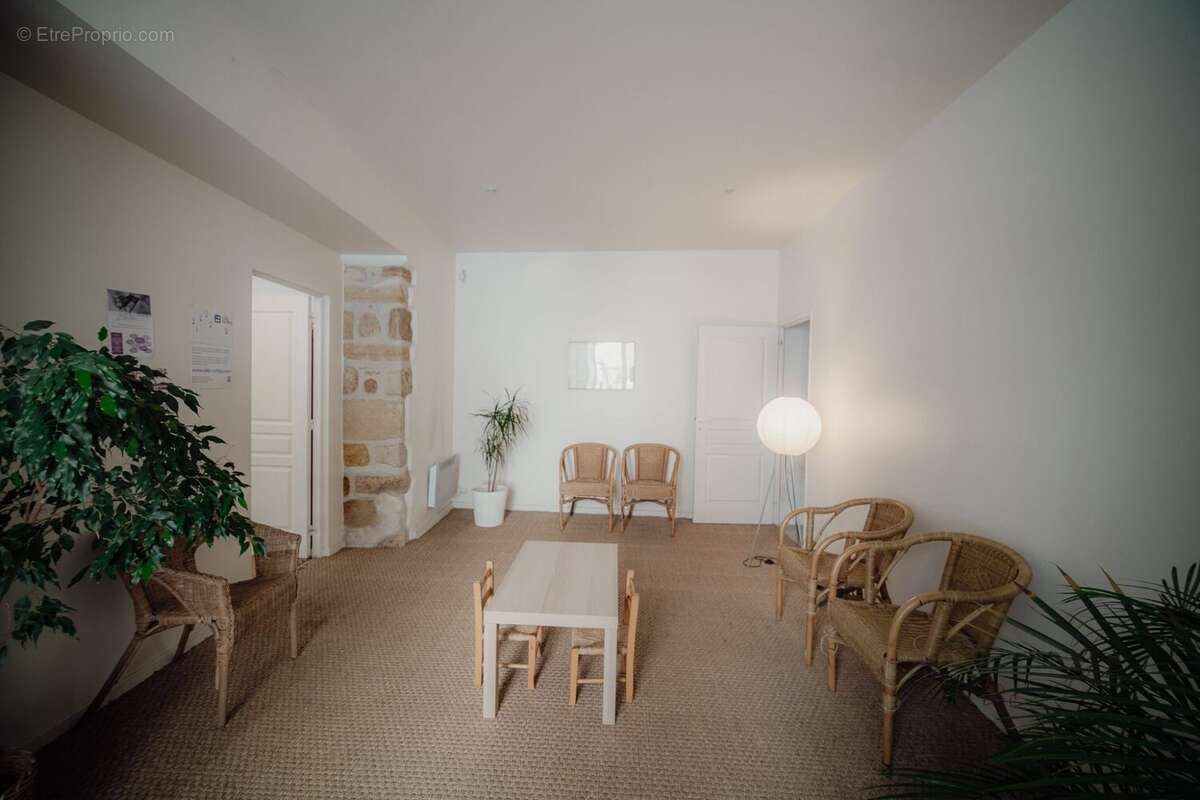 Commerce à VIC-LE-COMTE