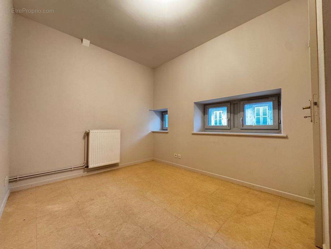 Appartement à PONT-DE-VAUX