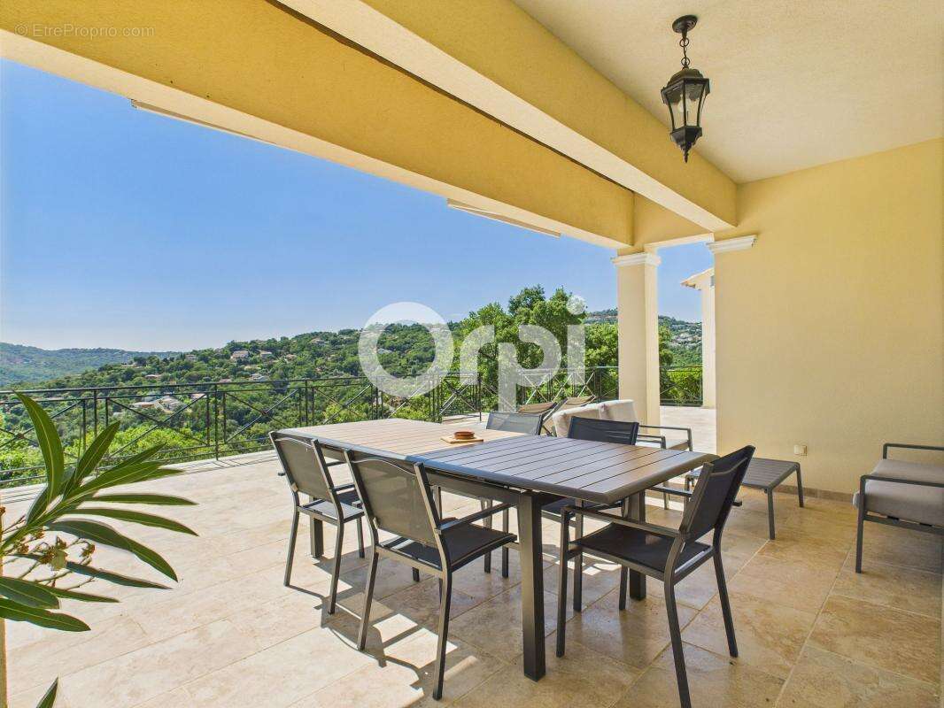 Maison à LES ADRETS-DE-L&#039;ESTEREL