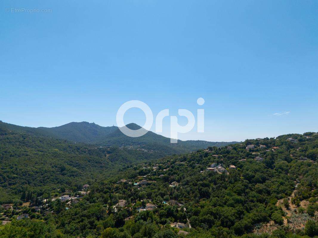 Maison à LES ADRETS-DE-L&#039;ESTEREL
