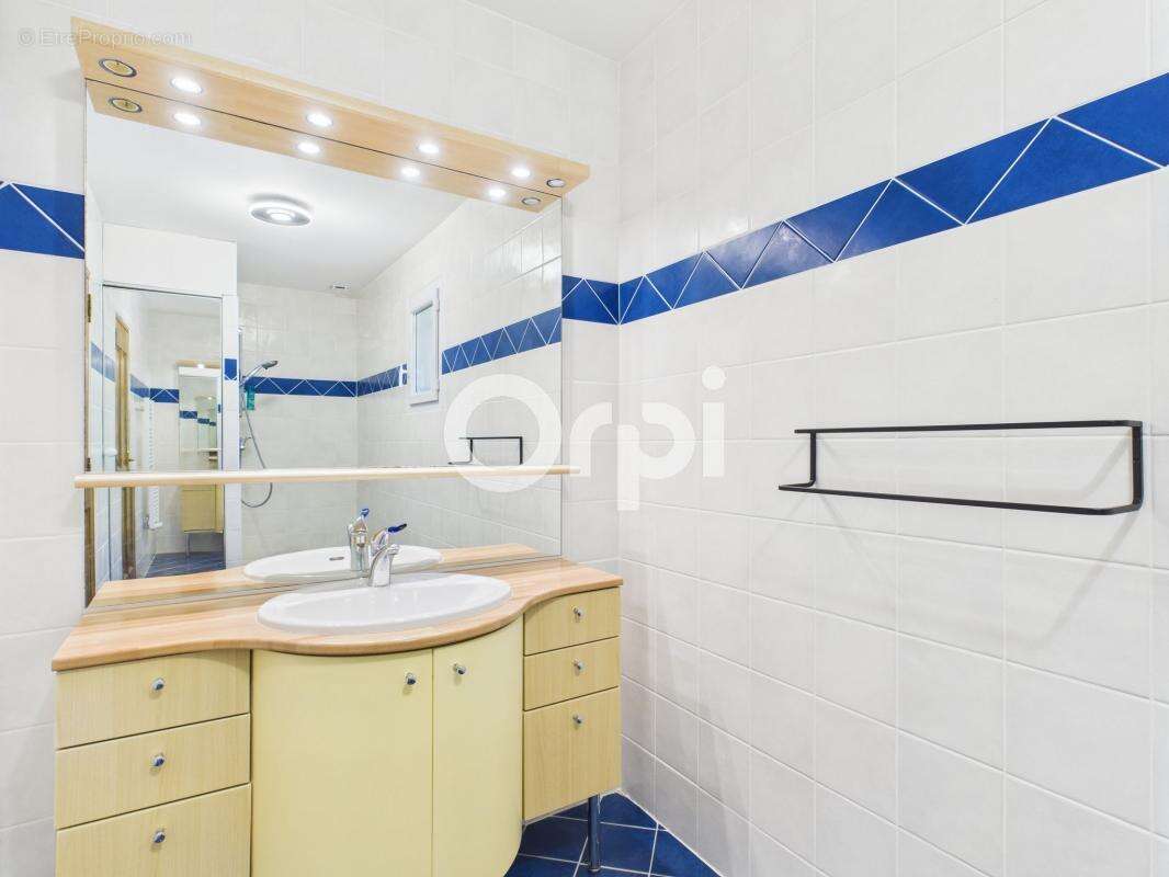 Maison à LES ADRETS-DE-L&#039;ESTEREL