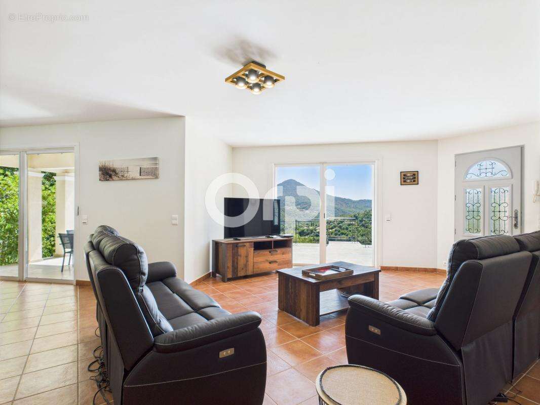 Maison à LES ADRETS-DE-L&#039;ESTEREL