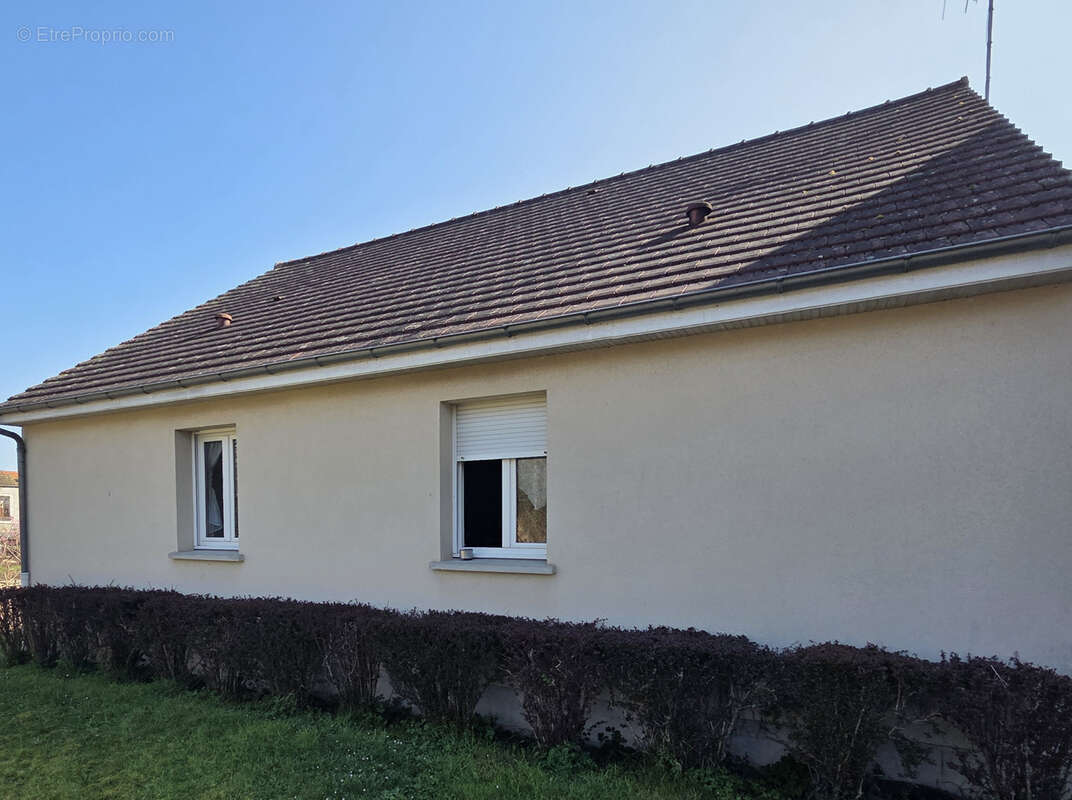 Appartement à YZEURE