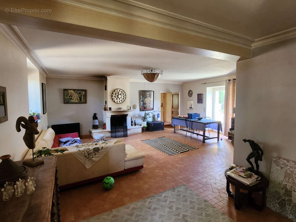 Maison à MESLAY-DU-MAINE