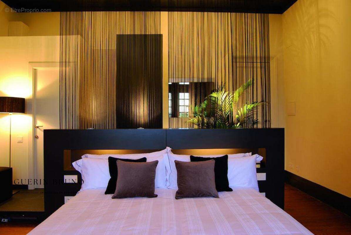 Maison à SAINT-FRONT-DE-PRADOUX