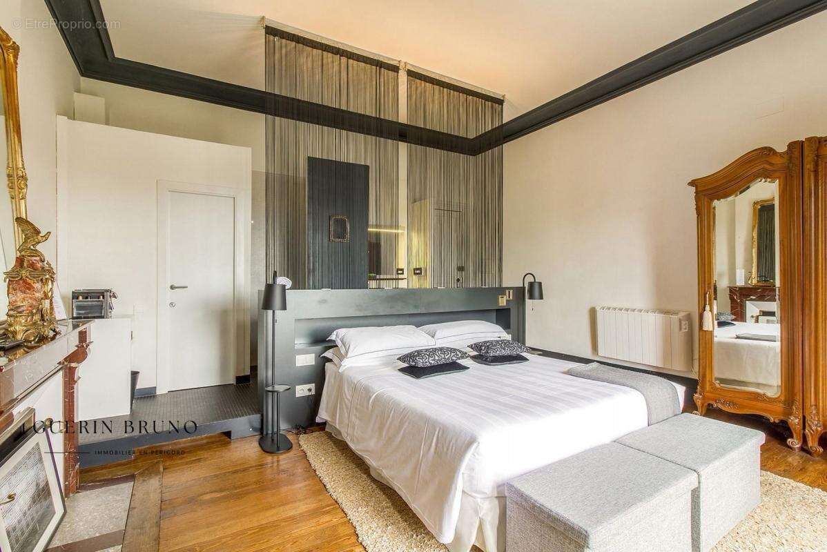 Maison à SAINT-FRONT-DE-PRADOUX