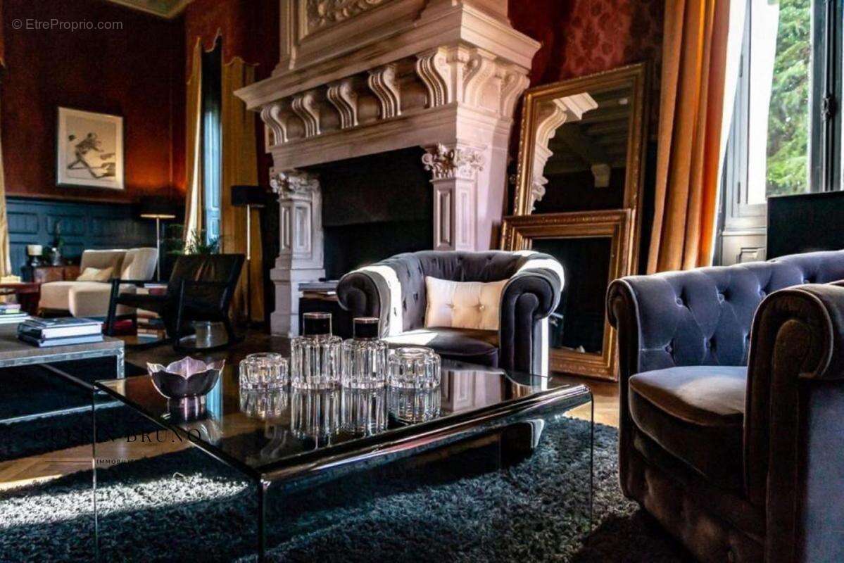 Maison à SAINT-FRONT-DE-PRADOUX