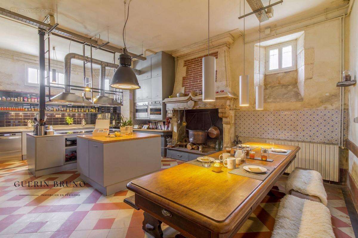 Maison à SAINT-FRONT-DE-PRADOUX