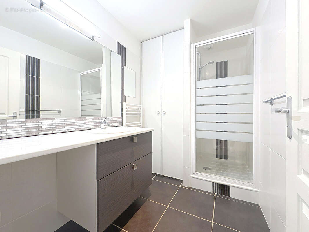 Appartement à FRANQUEVILLE-SAINT-PIERRE