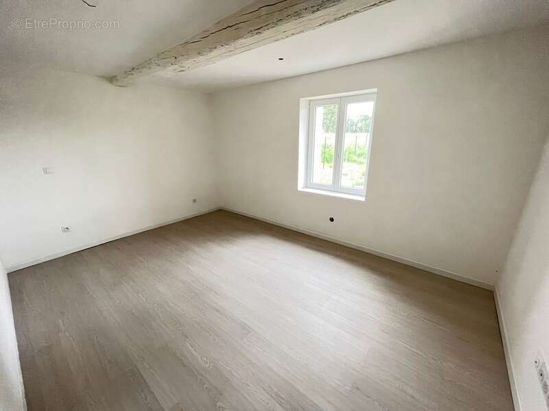 Maison à HONDEVILLIERS