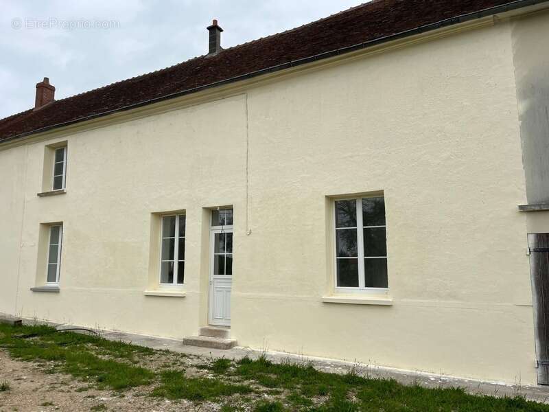 Maison à HONDEVILLIERS