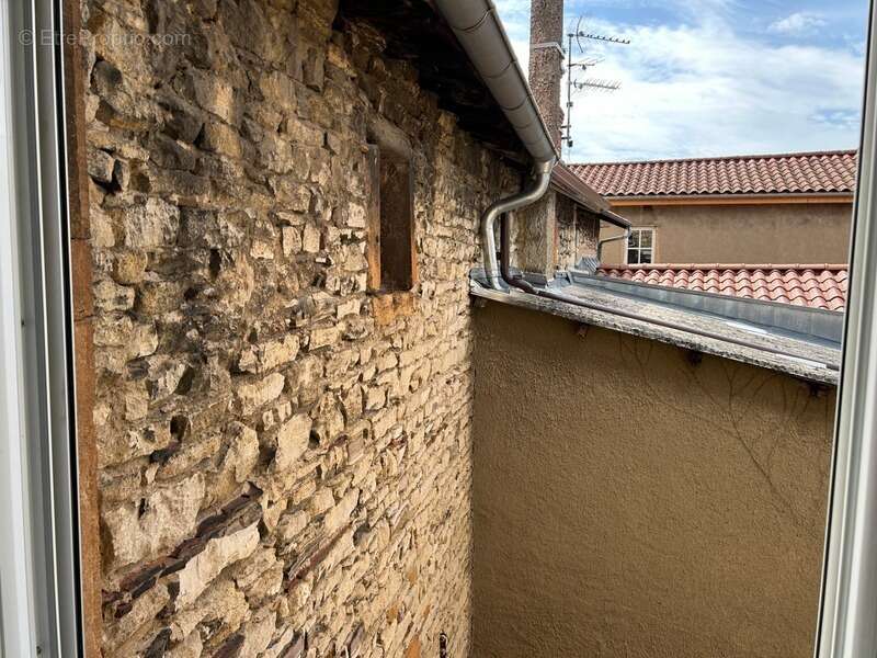 Appartement à CHAZAY-D&#039;AZERGUES